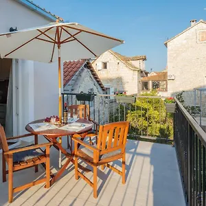 Zlatin Dvor - For 3, Terrace, Center, At 5-min, Bike Friendly Trogir